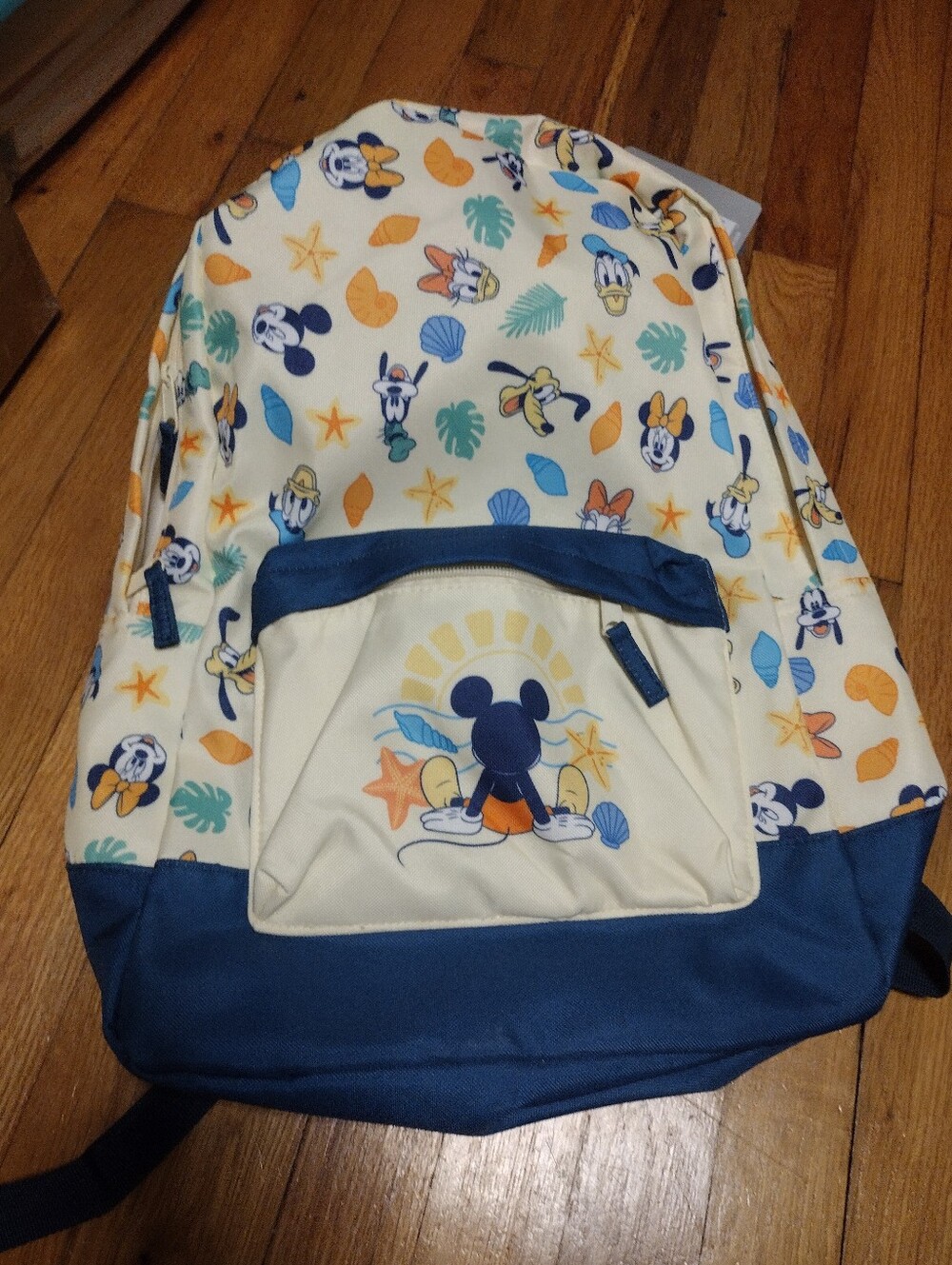 NEW Disney Store Excl. Mickey And Friends Beach Backpack - Picture 2 of 4